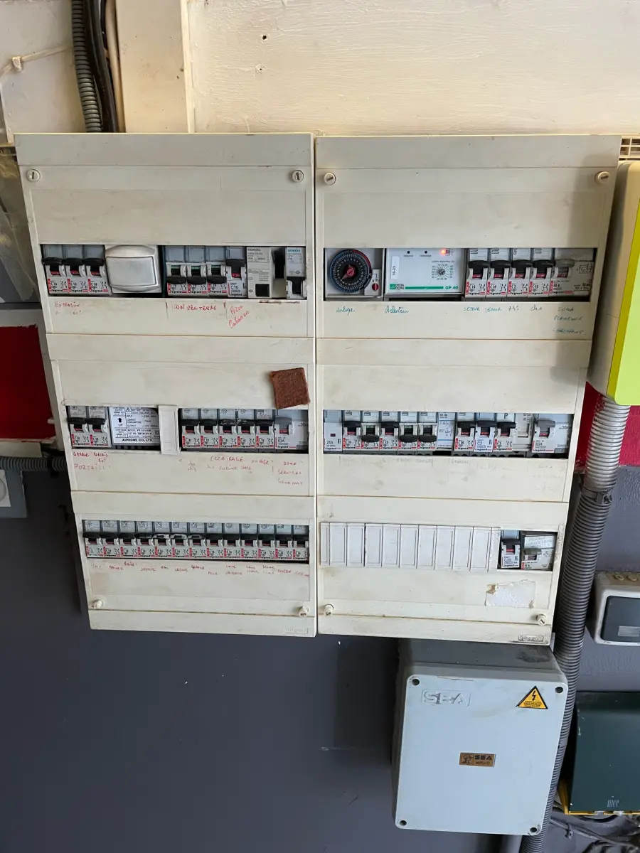 Électricien Étel | FGE 56 – Devis Gratuit 06 50 44 11 43