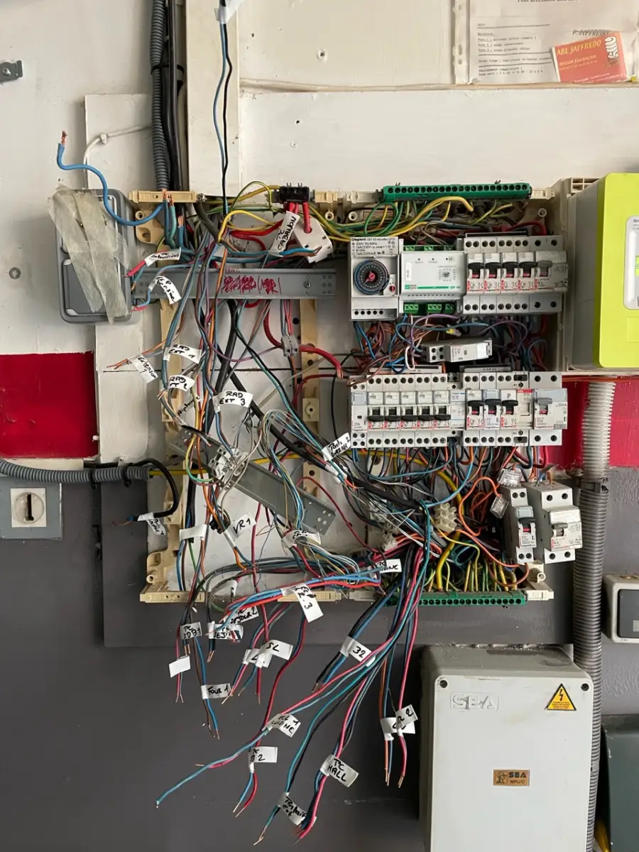 Électricien Saint-Pierre-Quiberon | FGE 56 – Devis Gratuit
